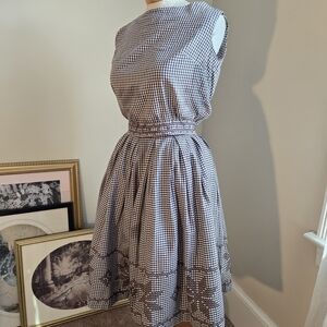1950s true vintage set - cotton gingham top and skirt w/ embroidered waistband